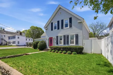 31 Walnut St, Dedham, MA 02026