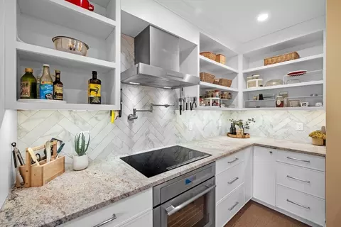 Kitchen - 10 Dalton #2, Gloucester, MA 01930 photo 5 of 6