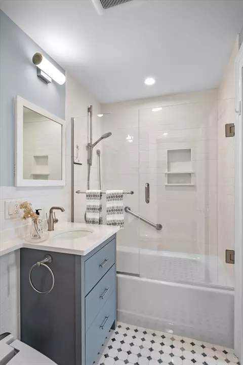 Bath - 10 Dalton #2, Gloucester, MA 01930 photo 2 of 2