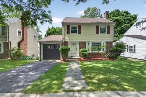 64 Redlands Rd, West Roxbury, MA 02132