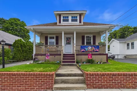 21 Sycamore St, Fairhaven, MA 02719