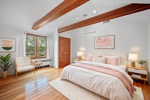Bedroom - 244 Ocean Ave, Marblehead, MA 01945 photo 2 of 5
