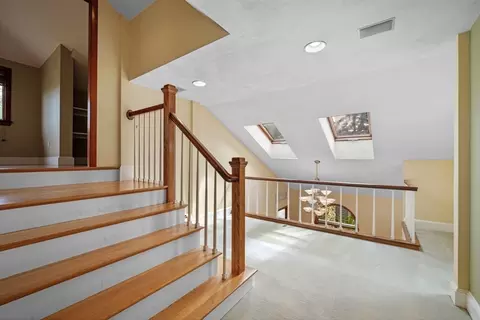 Entry Way - 244 Ocean Ave, Marblehead, MA 01945 photo 4 of 4
