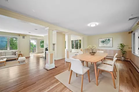 Dining - 244 Ocean Ave, Marblehead, MA 01945 photo 1 of 3