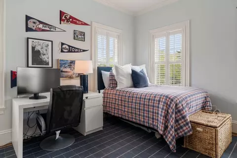 Bedroom - 48 Harbor Ave, Marblehead, MA 01945 photo 3 of 4