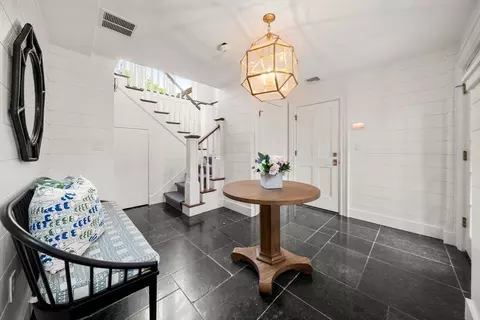 Entry Way - 48 Harbor Ave, Marblehead, MA 01945 photo 5 of 6