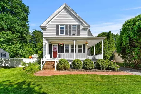 9 Giles St, Methuen, MA 01844