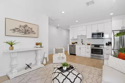 148 W 9th St #3, Boston, MA 02127
