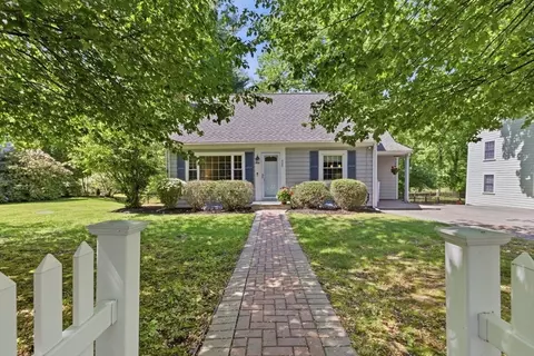 490 Main St, Lynnfield, MA 01940