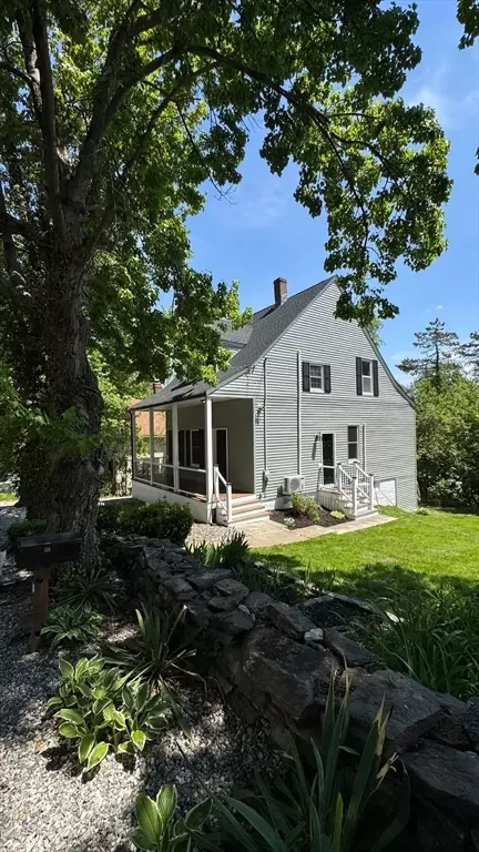 18 Baldwin St, Worcester, MA 01604