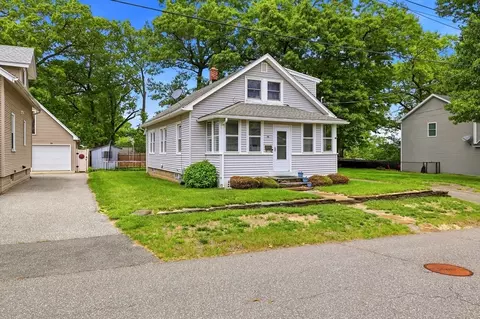 74 Rochester St, Chicopee, MA 01020