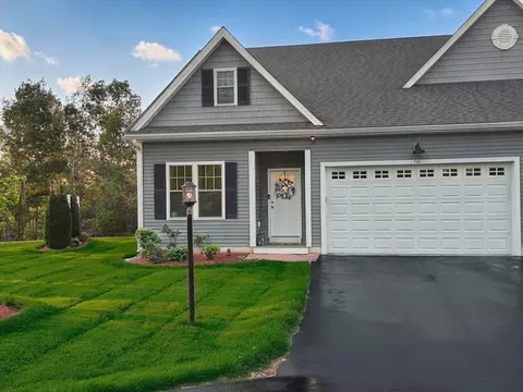 705 Southwood Ln #705, Clinton, MA 01510