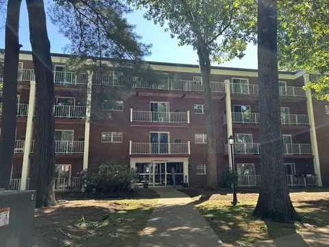 65 Greentree Ln #35, Weymouth, MA 02190