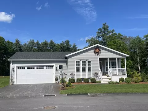11 Sycamore Ln, Taunton, MA 02780