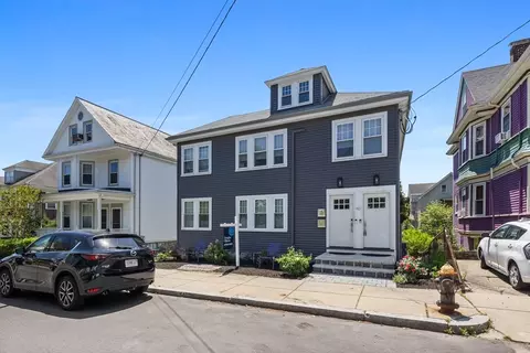 48 Farquhar St, Roslindale, MA 02131