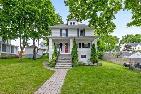15 Ellis St, Woburn, MA 01801