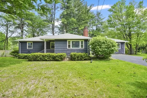 71 Leonard St, Leeds, MA 01053