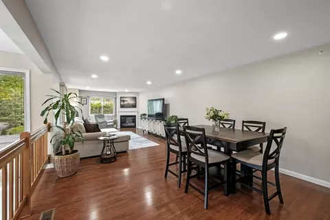 Dining - 3 Eclipse Ln #3, Salem, MA 01970 photo 1 of 2