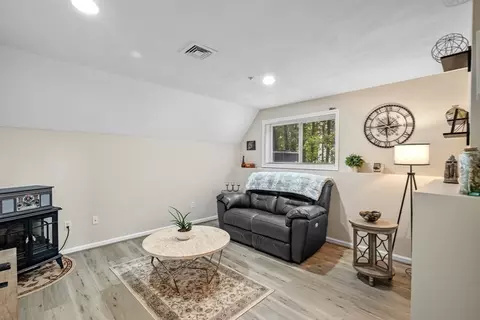 Living - 3 Eclipse Ln #3, Salem, MA 01970 photo 4 of 4