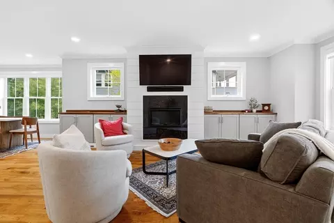 26 Neponset Ave, Boston, MA 02131