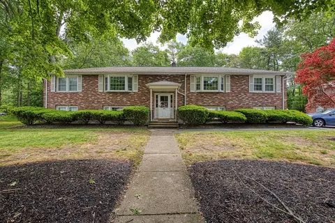 100 Mary Ln #1, Bridgewater, MA 02324