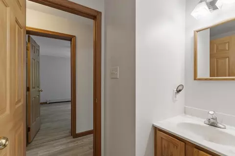 Entry Way - 22 Sunset Rd, Westminster, MA 01473 photo 3 of 5