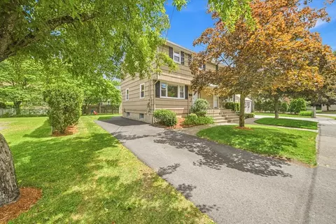 18 Bradford Rd #18, Winchester, MA 01890