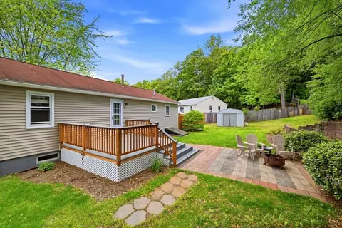 168 Keddy St, Springfield, MA 01109 photo 5