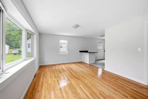 168 Keddy St, Springfield, MA 01109 photo 9