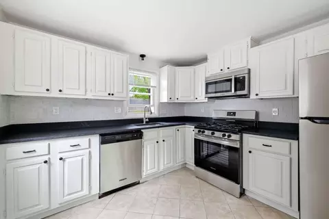 168 Keddy St, Springfield, MA 01109 photo 6