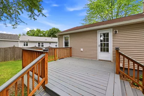 168 Keddy St, Springfield, MA 01109 photo 4