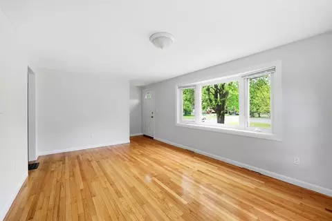 168 Keddy St, Springfield, MA 01109 photo 7