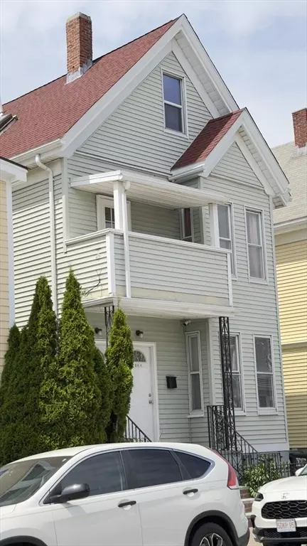 21 Cross St, Somerville, MA 02145