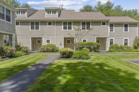 1605 Catalpa Dr #1605, North Andover, MA 01845