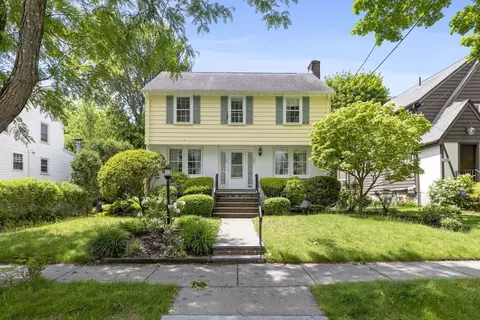 102 Oakdale Rd, Newton, MA 02461