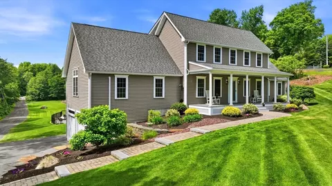 21 Hemlock Holw, Belchertown, MA 01007