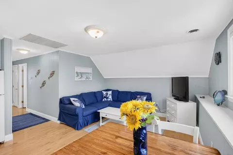 Living - 7 Sycamore St, Wareham, MA 02558 photo 5 of 6
