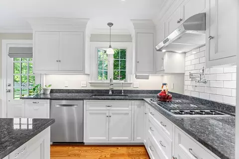 2 Woodridge Rd, Dover, MA 02030 photo 3