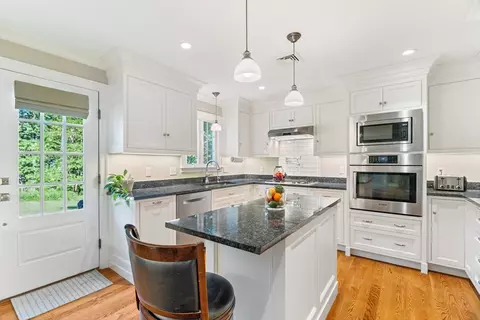 2 Woodridge Rd, Dover, MA 02030 photo 4