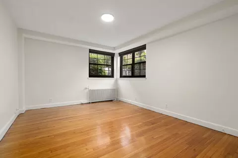 Bedroom - 56 Garrison Rd #56, Brookline, MA 02445 photo 2 of 2