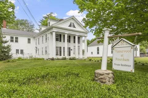 19 N Main St, Petersham, MA 01366