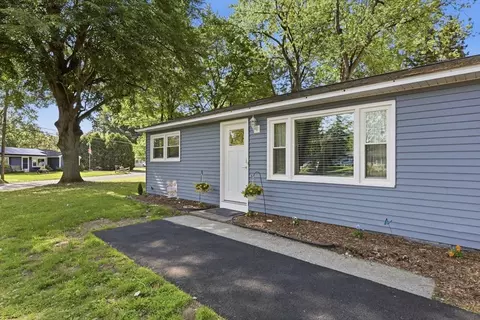 43 Sunridge Dr, Springfield, MA 01118 photo 4
