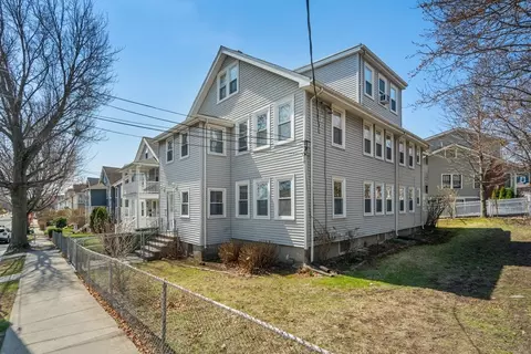 204-206 School St, Watertown, MA 02472