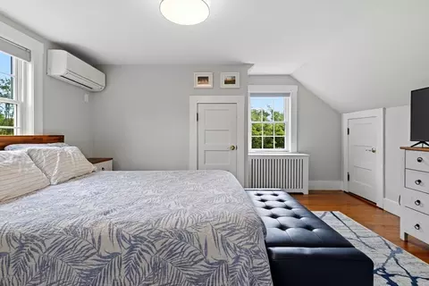 Bedroom - 221 Central St, Hingham, MA 02043 photo 3 of 4