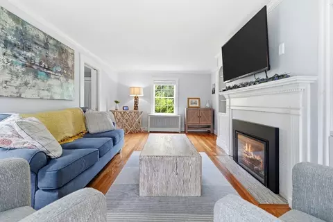 Living - 221 Central St, Hingham, MA 02043 photo 3 of 4