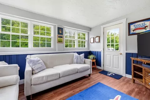 Living - 221 Central St, Hingham, MA 02043 photo 4 of 4
