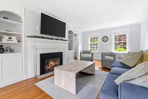 Living - 221 Central St, Hingham, MA 02043 photo 1 of 4