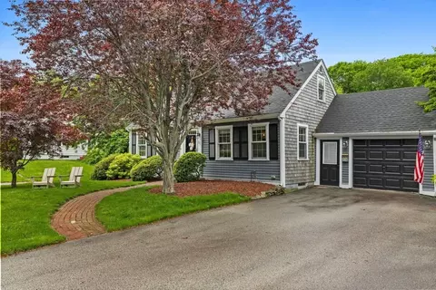 221 Central St, Hingham, MA 02043