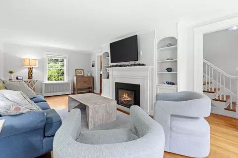 Living - 221 Central St, Hingham, MA 02043 photo 2 of 4