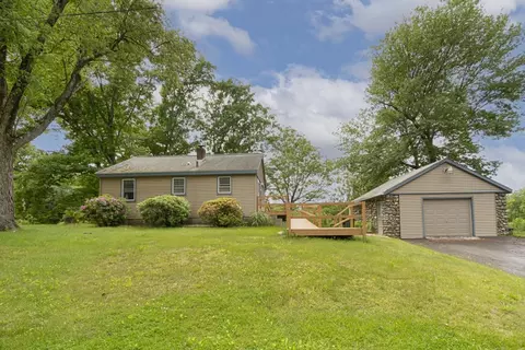 17 Shirley Rd, Shrewsbury, MA 01545